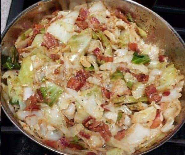 FRIED CABBAGE (WITH BACON, ONION, AND GARLIC)